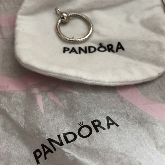 Pandora Moments small “O” pendent - Picture 2 of 8